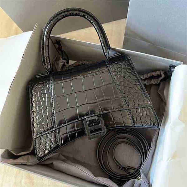 balenciga family women high hourglass leather women's light luxurys one shoulder messengerluxury fashion brand shoulderbag
balenciga family women high hourglass leather women's light luxurys one shoulder messengerluxury fashion brand shoulderbag