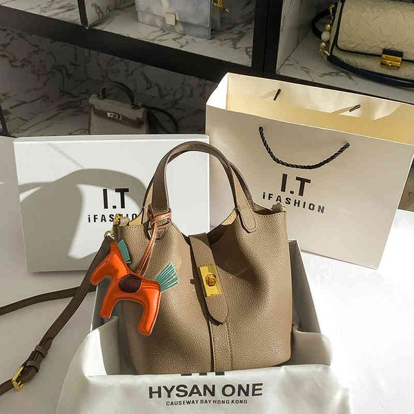 original designer herms bags hong kong leather vegetable basket women's soft handheld bucket 2022 new fashion versatile crossbody a5n7
original designer herms bags hong kong leather vegetable basket women's soft handheld bucket 2022 new fashion versatile crossbody a5n7