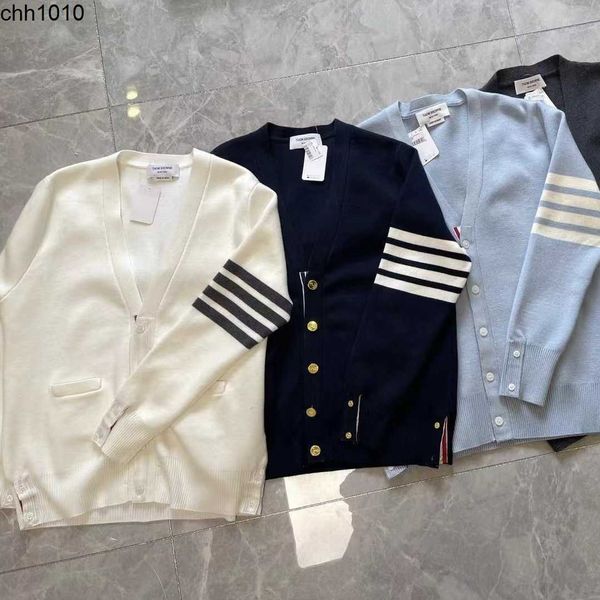 sweater tb four bar men's and women's same cardigan coat cardigan knitting v-neck four bar color knitting coat, White;black
sweater tb four bar men's and women's same cardigan coat cardigan knitting v-neck four bar color knitting coat, White;black