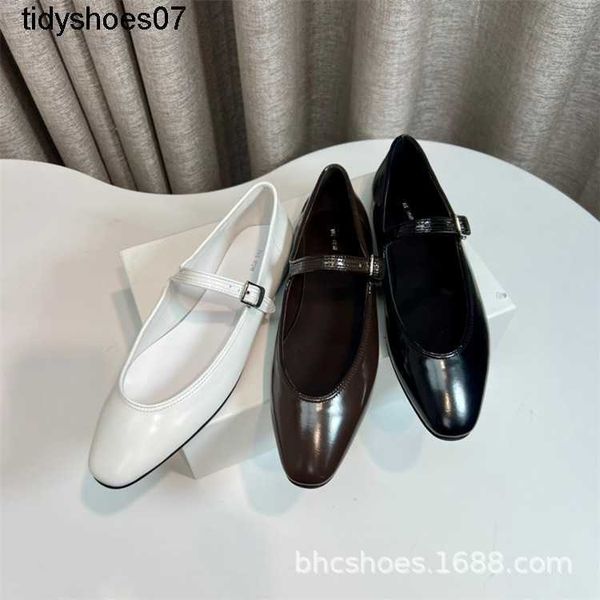 designer 2022 new the niche row design french shallow mary jane shoes single shoes women's small leather shoes
designer 2022 new the niche row design french shallow mary jane shoes single shoes women's small leather shoes