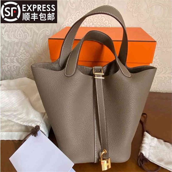 herme bags 2021 new fashion home leather vegetable basket women's net red large capacity portable tote bucket
herme bags 2021 new fashion home leather vegetable basket women's net red large capacity portable tote bucket