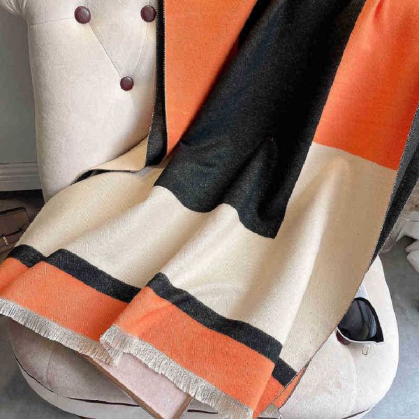 elegant design imitation cashmere decorative color matching jacquard scarf thickened lengthened warm in autumn and winter versatile tassel, Blue;gray
elegant design imitation cashmere decorative color matching jacquard scarf thickened lengthened warm in autumn and winter versatile tassel, Blue;gray