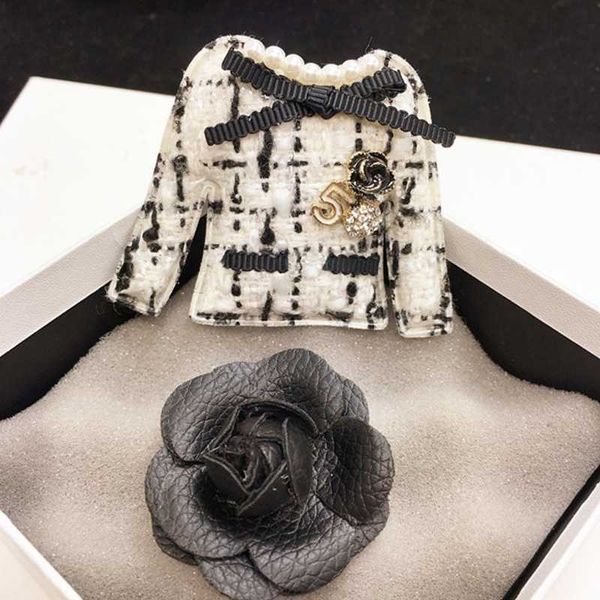 pins brooches white bla set for women cloes bow flower no.5 pin channel jewelry vintage bule l221024, Gray
pins brooches white bla set for women cloes bow flower no.5 pin channel jewelry vintage bule l221024, Gray