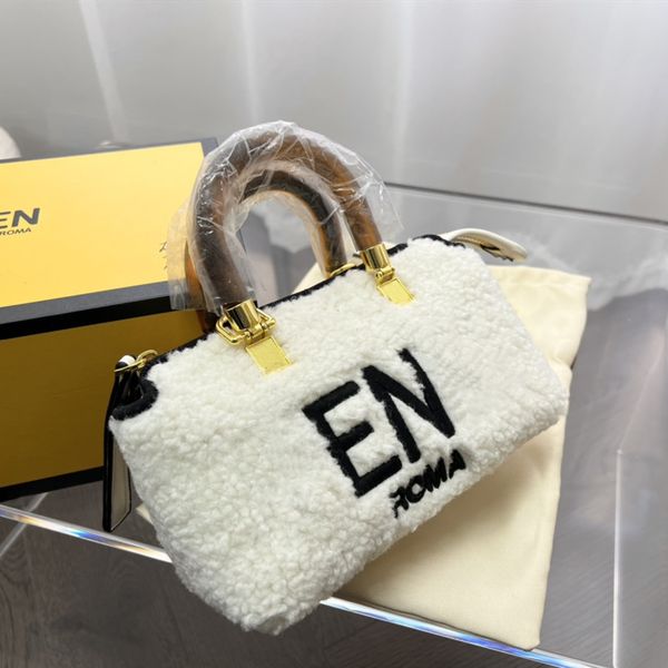 lamb wool winter totes designer bags pillow handbags woman embroidery letter luxurys shoulder bag crossbody large capacity new with box
lamb wool winter totes designer bags pillow handbags woman embroidery letter luxurys shoulder bag crossbody large capacity new with box
