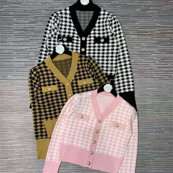 1012 2022 autumn sweaters women's v neck black pink khaki cardigan brand same style women's qianli, White;black
1012 2022 autumn sweaters women's v neck black pink khaki cardigan brand same style women's qianli, White;black
