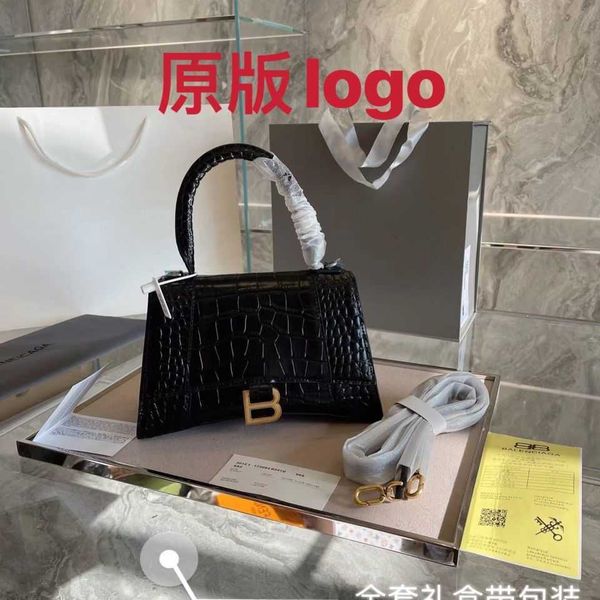 designer luxury womens bag balencigas handbag b-shaped paris single shoulder messenger fashion square gift shoulder oblique span versatile h
designer luxury womens bag balencigas handbag b-shaped paris single shoulder messenger fashion square gift shoulder oblique span versatile h