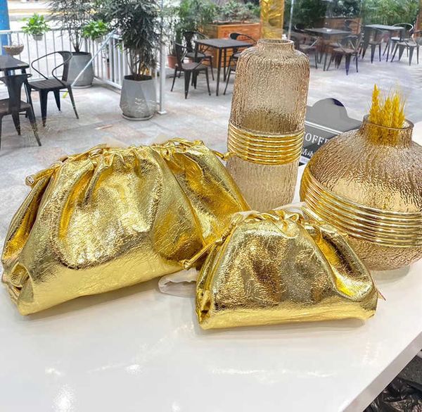 shoulder bags size 38 and size 22cm soft leather women's handbag cloud one-shoulder wrinkled dumpling 230811
shoulder bags size 38 and size 22cm soft leather women's handbag cloud one-shoulder wrinkled dumpling 230811