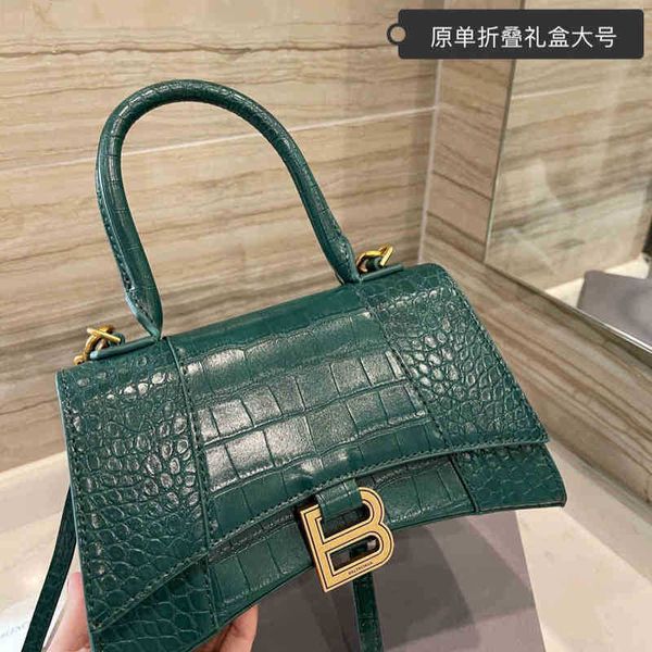 handbag new hourglass hand messenger crocodile real leather fashion leisure retro bagluxury fashion brand shoulderbag
handbag new hourglass hand messenger crocodile real leather fashion leisure retro bagluxury fashion brand shoulderbag