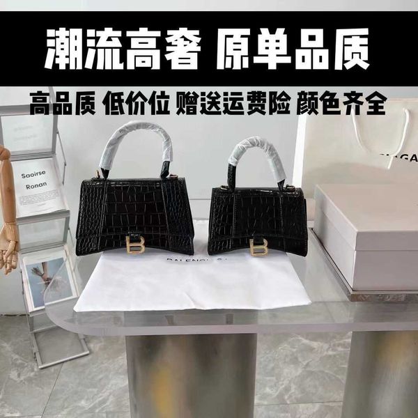 designer luxury womens bag balencigas handbag b-shaped paris single shoulder messenger fashion square gift shoulder oblique span versatile h
designer luxury womens bag balencigas handbag b-shaped paris single shoulder messenger fashion square gift shoulder oblique span versatile h