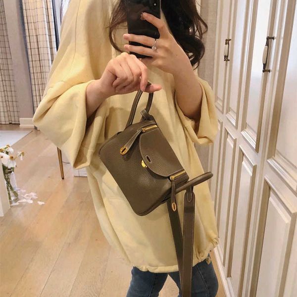 designer luxury women bags kelys herme high version women's fashion trend handbag hand sewn wax thread single shoulder birkins large ca
designer luxury women bags kelys herme high version women's fashion trend handbag hand sewn wax thread single shoulder birkins large ca