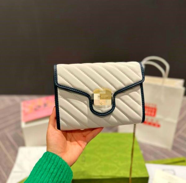 new highs quality fashion women bags shoulder hobo designer metal chain flip buckle slightly contrasting wavy leather quilted leather thread
new highs quality fashion women bags shoulder hobo designer metal chain flip buckle slightly contrasting wavy leather quilted leather thread