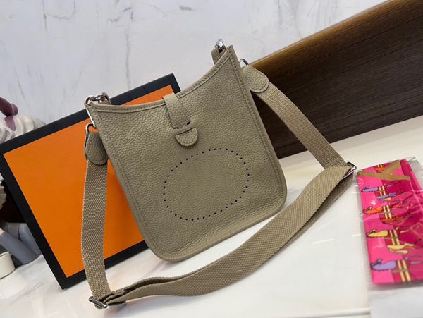 shoulder bag luxury tote purse brand handbag message bags genuine leather cluth crossbody original 5a quality designer cattlehide totes mini
shoulder bag luxury tote purse brand handbag message bags genuine leather cluth crossbody original 5a quality designer cattlehide totes mini