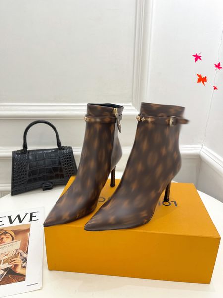 designer women roman stud calfskin combat boots lady fashion ankle boot leather rivet winter flat sneakers size eur 35-40 -l004, Black
designer women roman stud calfskin combat boots lady fashion ankle boot leather rivet winter flat sneakers size eur 35-40 -l004, Black