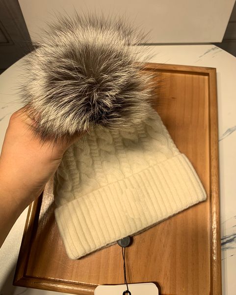 women deisgner wool beanie hat fur pom pom winter ski hats/cap white, Blue;gray
women deisgner wool beanie hat fur pom pom winter ski hats/cap white, Blue;gray