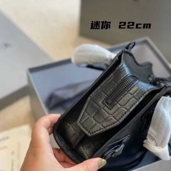 designer luxury womens bag balencigas handbag b-shaped paris single shoulder messenger fashion square gift shoulder oblique span versatile h
designer luxury womens bag balencigas handbag b-shaped paris single shoulder messenger fashion square gift shoulder oblique span versatile h