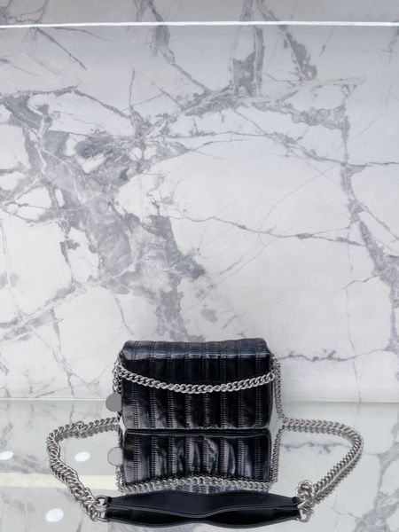 tz first layer of cowhide luxury designer chain flap bag fashion handbag ladies classic black crossbody bags outdoor two chains small should
tz first layer of cowhide luxury designer chain flap bag fashion handbag ladies classic black crossbody bags outdoor two chains small should