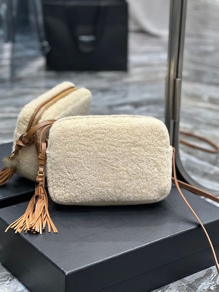 2022 new lamb wool bag fashion trend portable square bags messenger handbag camera handbags with real leather 520534
2022 new lamb wool bag fashion trend portable square bags messenger handbag camera handbags with real leather 520534