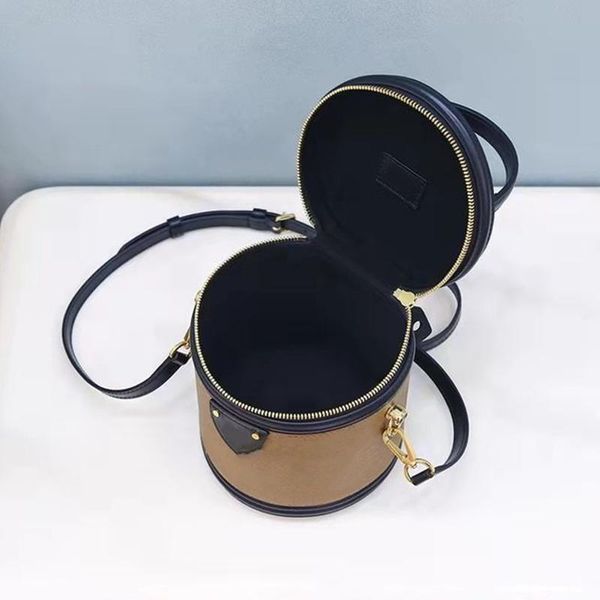 2022 classics bucket bag designer women fashion handbags shoulder bag cosmetics bags sequined lock pvc alloy letter khaki thanksgiving day b
2022 classics bucket bag designer women fashion handbags shoulder bag cosmetics bags sequined lock pvc alloy letter khaki thanksgiving day b