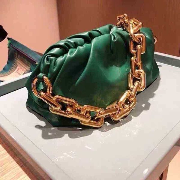 explosive bottegas fashion venetas bags chain 2022 pouch thick net cloud leather red underarm chest metal women's messenger bag.
explosive bottegas fashion venetas bags chain 2022 pouch thick net cloud leather red underarm chest metal women's messenger bag.