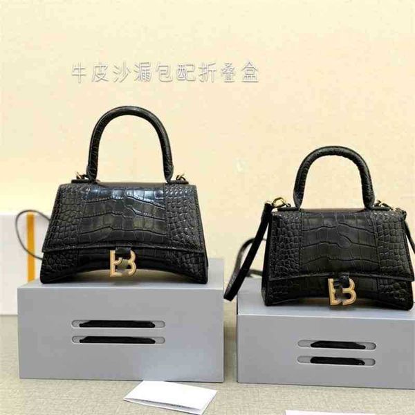 handbag cowhide new hourglass bag sb0mluxury fashion brand shoulderbag 
handbag cowhide new hourglass bag sb0mluxury fashion brand shoulderbag