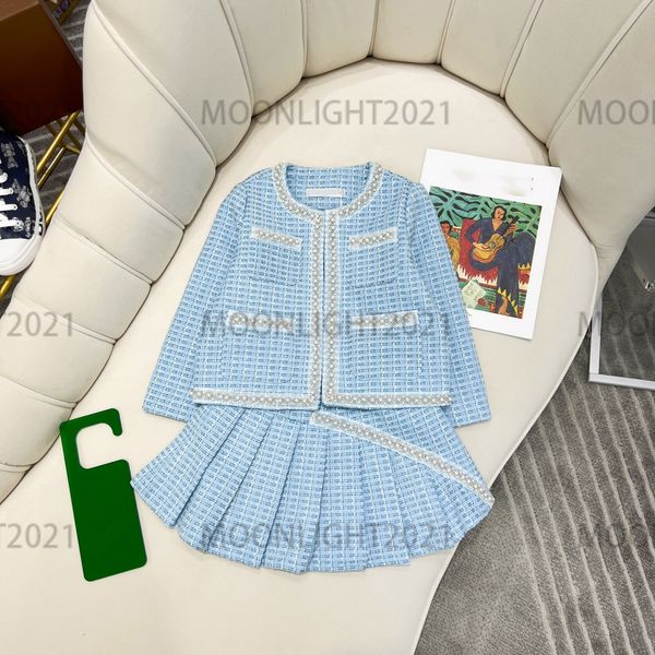 elegant girls autumn dresses sets brand designer girl jackets with half skirts two pieces set 2022fw winter pleated skirts high end children, White
elegant girls autumn dresses sets brand designer girl jackets with half skirts two pieces set 2022fw winter pleated skirts high end children, White