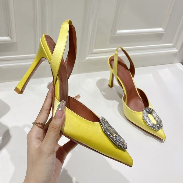 crystal-embellished amina muaddi camelia pumps evening shoes slingback heel sandals stiletto heeled dress shoe for women luxury designers
crystal-embellished amina muaddi camelia pumps evening shoes slingback heel sandals stiletto heeled dress shoe for women luxury designers