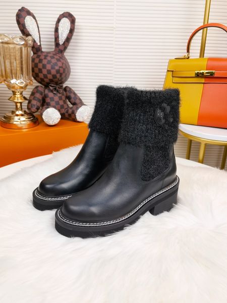 shoes designer premium edition handmade 2022s lous vu leather thermal short ski boots women, Black
shoes designer premium edition handmade 2022s lous vu leather thermal short ski boots women, Black