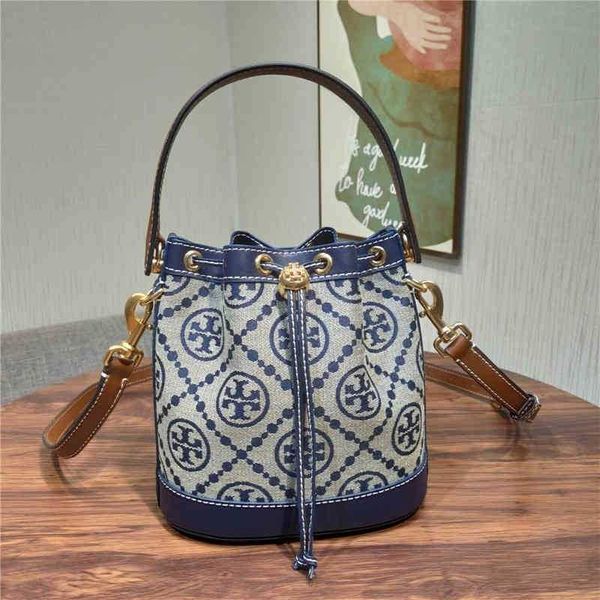 handbags shouders designer torys bags 2022 jacquard canvas bucket bags summer drawstring large shoulder messenger tt
handbags shouders designer torys bags 2022 jacquard canvas bucket bags summer drawstring large shoulder messenger tt