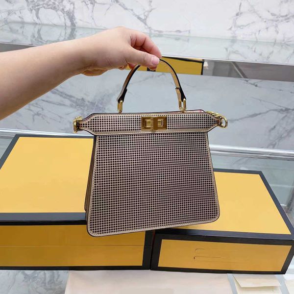 designer totes tote bags women handbags silver gold handbags classic leather inner print designer bags lady crossbody bag handbags 221024
designer totes tote bags women handbags silver gold handbags classic leather inner print designer bags lady crossbody bag handbags 221024