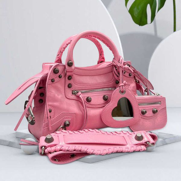 designer luxury womens bag balencigas handbag b-shaped paris single shoulder messenger fashion square gift shoulder oblique span versatile h
designer luxury womens bag balencigas handbag b-shaped paris single shoulder messenger fashion square gift shoulder oblique span versatile h