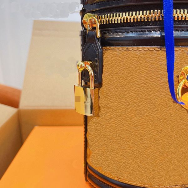 women shoulder crossbody tote bag handbags luxury highs quality large capacity pu leather purse fashion designer shopping bag portable festi
women shoulder crossbody tote bag handbags luxury highs quality large capacity pu leather purse fashion designer shopping bag portable festi