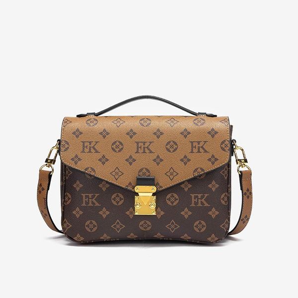 luxurys designers fashion crossbody bags casual man messenger vegan letter leather male handbags business sling women shoulder bag boys, Red;black
luxurys designers fashion crossbody bags casual man messenger vegan letter leather male handbags business sling women shoulder bag boys, Red;black