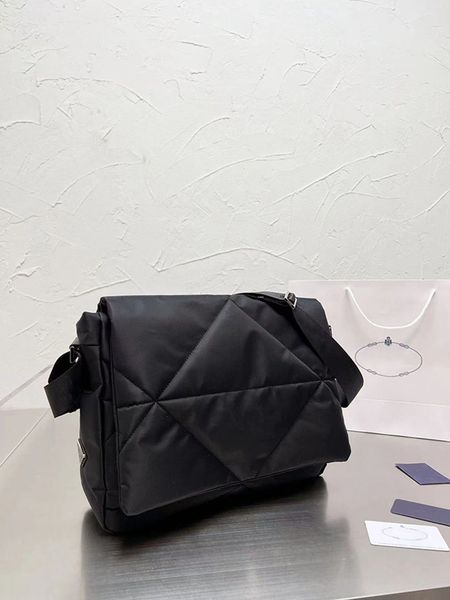 fashion shoulder bag nylon messenger bag crossbody men purse classic satchel handbag parachute fabric
fashion shoulder bag nylon messenger bag crossbody men purse classic satchel handbag parachute fabric