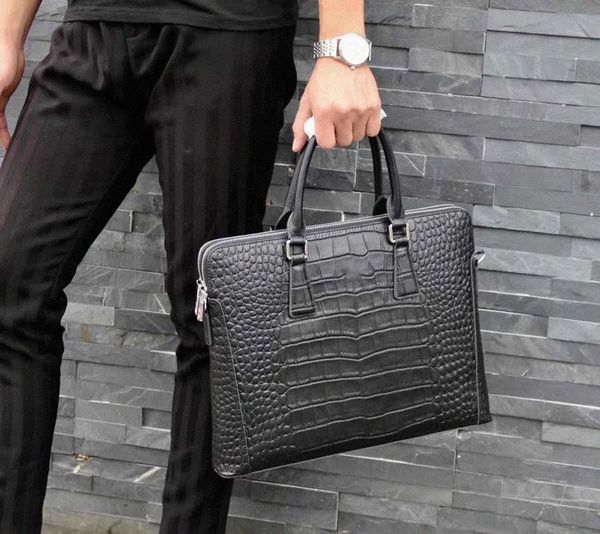 classic men shoulder briefcase black bag leather designer nylon handbag business mens lapmessenger bags
classic men shoulder briefcase black bag leather designer nylon handbag business mens lapmessenger bags