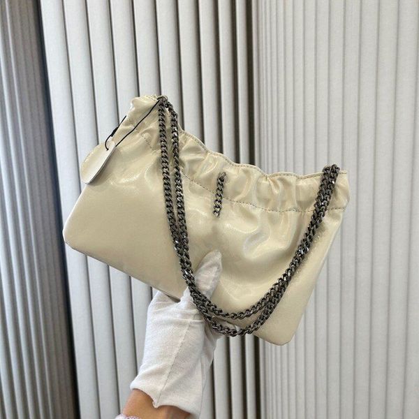 design clouds underarm bag handbag metal logo decorative open chain shoulders strap pleated shoulder bag women's white black ruched bag
design clouds underarm bag handbag metal logo decorative open chain shoulders strap pleated shoulder bag women's white black ruched bag