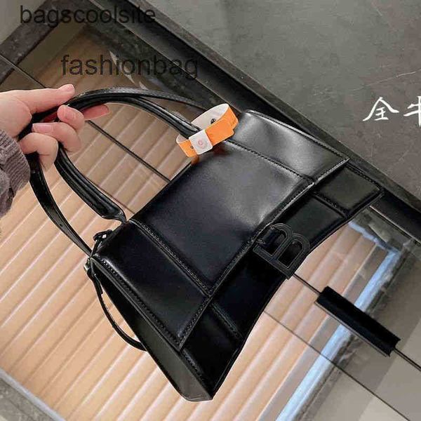 foreign balencaigass designer bag bags hourglass luxury leather women's handbags autumn winter purses advanced b letter light with port
foreign balencaigass designer bag bags hourglass luxury leather women's handbags autumn winter purses advanced b letter light with port
