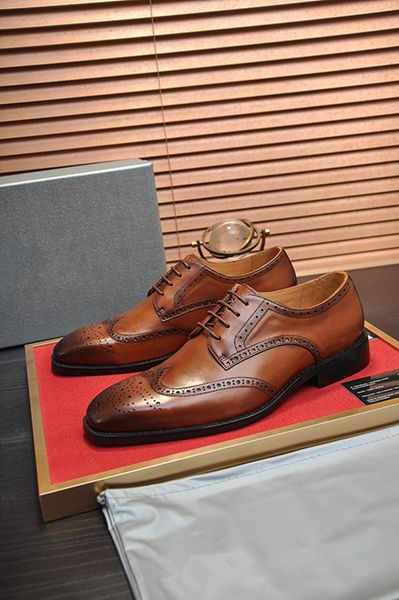 three joints leather shoes men's business formal shoes handmade leathers pointed toe brown men shoe size 39-45, Black
three joints leather shoes men's business formal shoes handmade leathers pointed toe brown men shoe size 39-45, Black