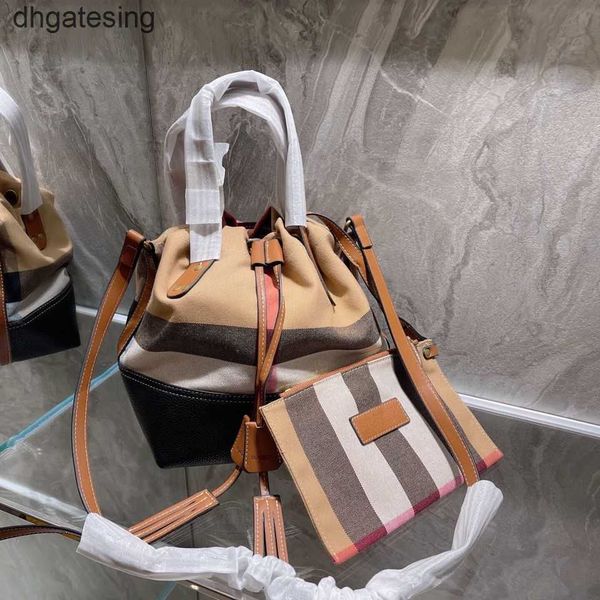 spring designer bag berberry shoulder bags handbags bucket embroidery canvas tofu single messenger j92a
spring designer bag berberry shoulder bags handbags bucket embroidery canvas tofu single messenger j92a