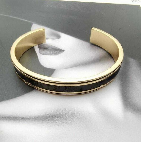 designer fashion men women bangle luxury brand couple jewelry adjustable black bracelets gift party anniversary
designer fashion men women bangle luxury brand couple jewelry adjustable black bracelets gift party anniversary