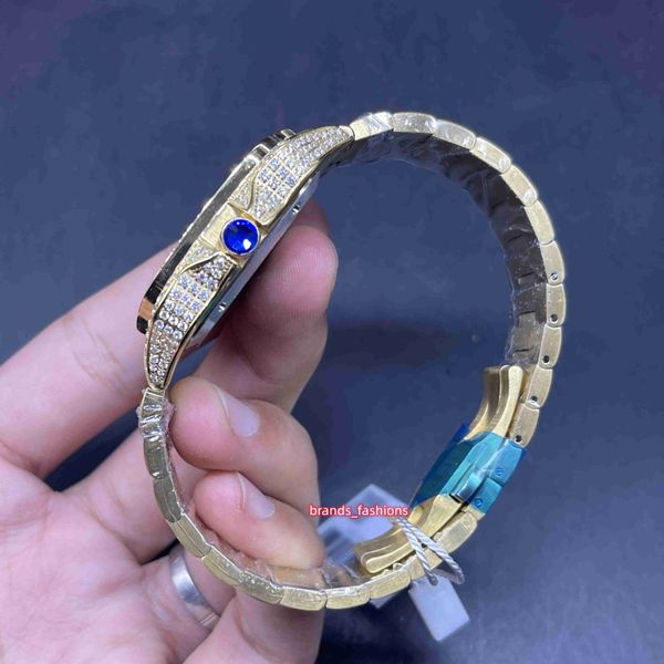 2023men's ice diamonds yellow gold stainless steel case full diamond shine good aut, Slivery;brown
2023men's ice diamonds yellow gold stainless steel case full diamond shine good aut, Slivery;brown