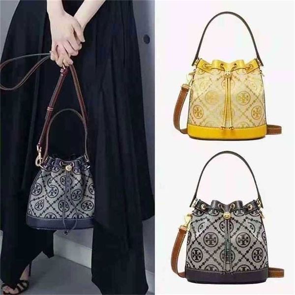 torys foreign handbags tb burchs tbs trade ame large capacity bucket bag women' one houlder meenger bag fahion old flower handbag 18lil
torys foreign handbags tb burchs tbs trade ame large capacity bucket bag women' one houlder meenger bag fahion old flower handbag 18lil