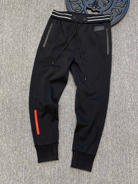 autumn and winter latest brand designer pants fashion zipper pocket splicing design jogger sweatpants comfortable warm mens trousers, Black
autumn and winter latest brand designer pants fashion zipper pocket splicing design jogger sweatpants comfortable warm mens trousers, Black