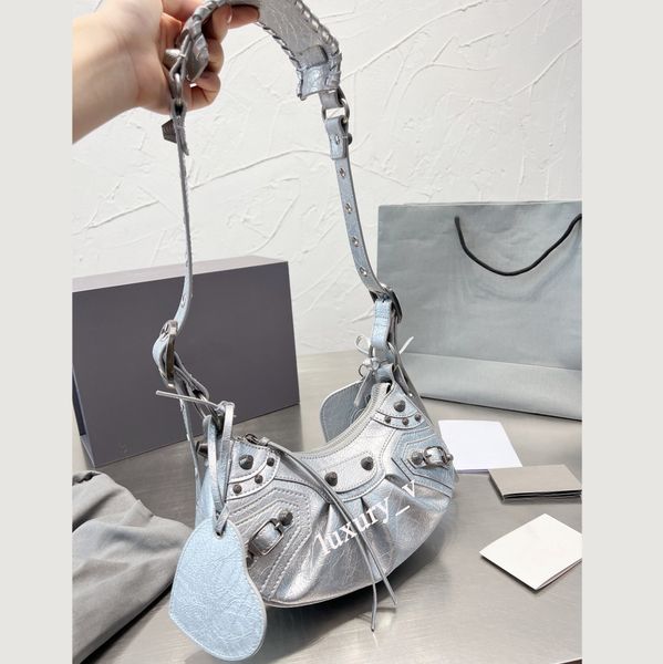 designer bags lecagole handbags women shoulder bags motorcycle bag le cagole rivet locomotive personality spice mini chain underarm leather
designer bags lecagole handbags women shoulder bags motorcycle bag le cagole rivet locomotive personality spice mini chain underarm leather