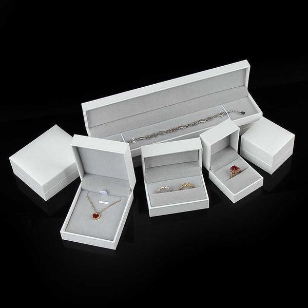 jewelry boxes custom high-grade leather-filled storage ring necklace bracelet packaging l221021, Black;white
jewelry boxes custom high-grade leather-filled storage ring necklace bracelet packaging l221021, Black;white