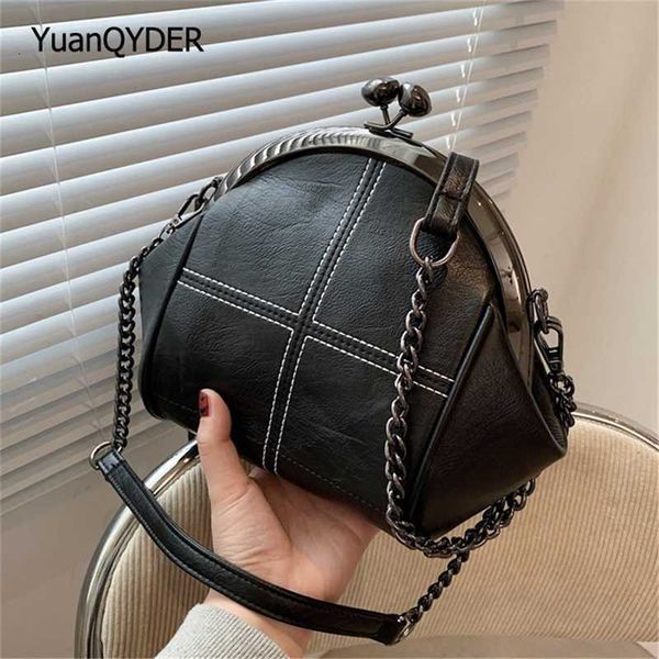 fashion chain design ladies shoulder bag pu leather women messenger bags solid color designer womenwallet bolsos
fashion chain design ladies shoulder bag pu leather women messenger bags solid color designer womenwallet bolsos