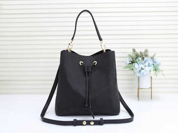 designer luxury handbags purses genuine leather cross body shoulder bags for women girl fashion simple portable leisure bucket bag, Red;black
designer luxury handbags purses genuine leather cross body shoulder bags for women girl fashion simple portable leisure bucket bag, Red;black