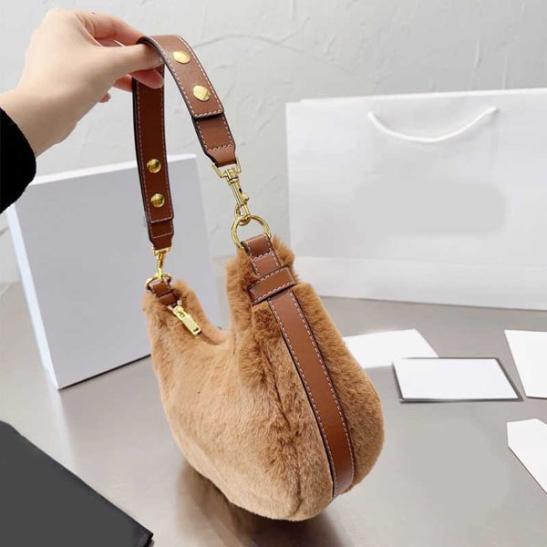 womens designer bag fur handbags saddle underarm bags women shoulder pea buns handbag leather designer clutch crossbody female purses 221204
womens designer bag fur handbags saddle underarm bags women shoulder pea buns handbag leather designer clutch crossbody female purses 221204