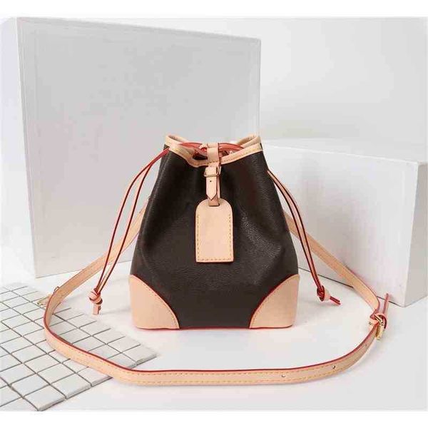 luxurys designers bags messenger bag men women totes fashion vintage printing letter shoulder classic crossbody 57088
luxurys designers bags messenger bag men women totes fashion vintage printing letter shoulder classic crossbody 57088