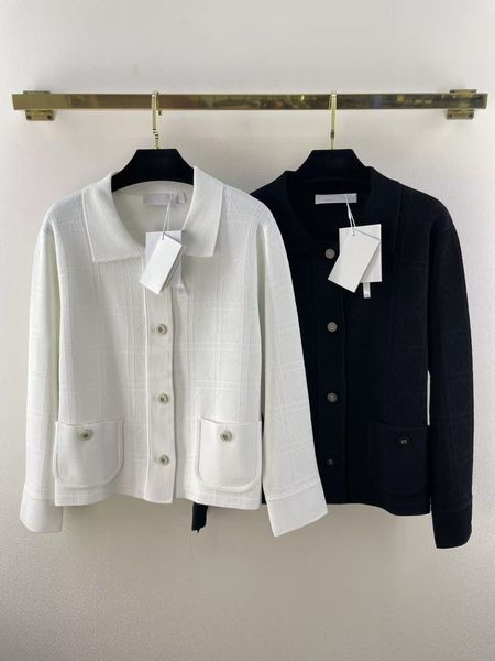 2022 fashion short design loose sweater knitted cardigans women autumn lapel long sleeve star pattem buttons pockets vintage, White;black
2022 fashion short design loose sweater knitted cardigans women autumn lapel long sleeve star pattem buttons pockets vintage, White;black