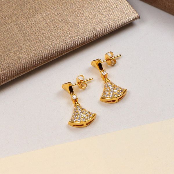 fashion luxury jewelry earrings designers fan shape ear studs diamonds small skirt earing female elegant jewelry for valentines day fade res, Golden;silver
fashion luxury jewelry earrings designers fan shape ear studs diamonds small skirt earing female elegant jewelry for valentines day fade res, Golden;silver